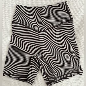 The Ascend Volley Short - Wavelength